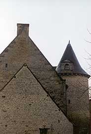 mittelalterliches Haus im Dorf Tréfumel