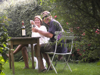buveurs de vin au jardin