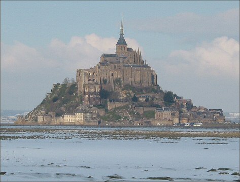>Mont Saint Michel in the snow